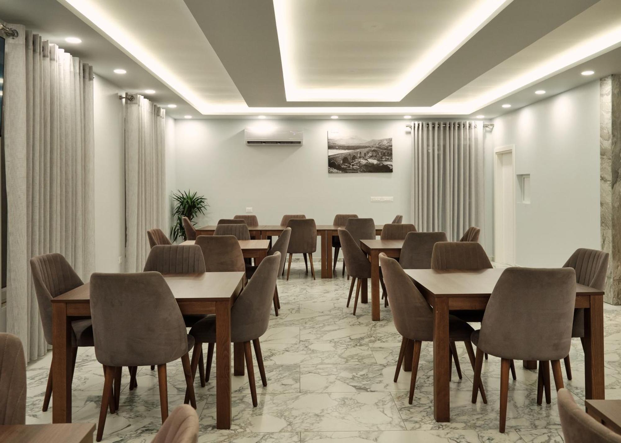 Montflux Hotel Boks ภายนอก รูปภาพ